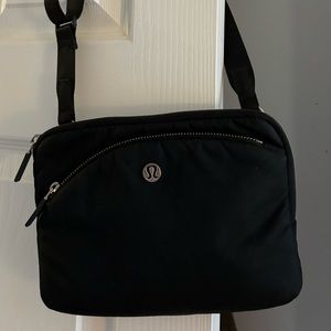 Lululemon Adventurer crossbody bag good used condition
